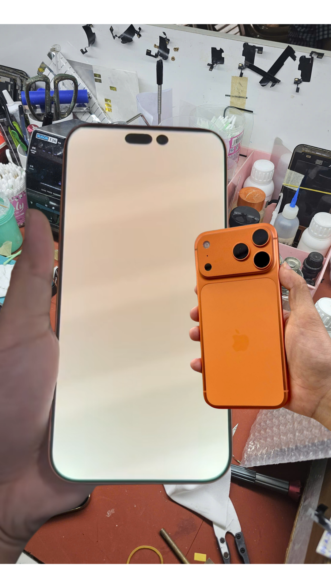 Sửa lỗi trắng màn hình iPhone 17 Pro Max – Không cần thay màn hình, tiết kiệm 50% chi phí!